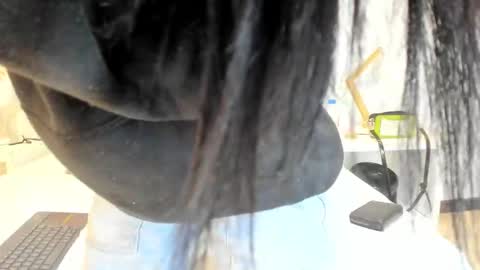 lhiamfitt online show from December 21, 6:15 pm