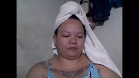 Snapshot of lhiannash33 chatting on September 18, 7:10 am lhiannash33 online show from September 18, 7:10 am