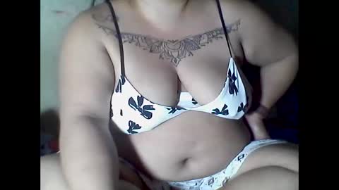 Snapshot of lhiannash33 chatting on November 14, 9:13 pm lhiannash33 online show from November 14, 9:13 pm