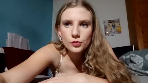 lia06_ online show from November 21, 6:28 pm