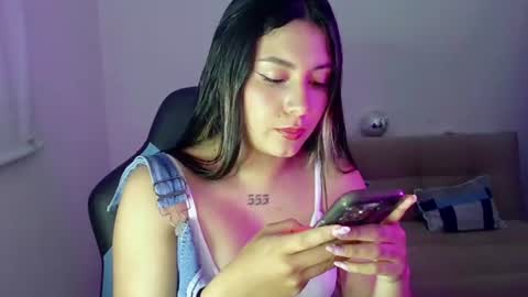Snapshot of lia_14_ chatting on June 20, 12:03 am Lia online show from June 20, 12:03 am