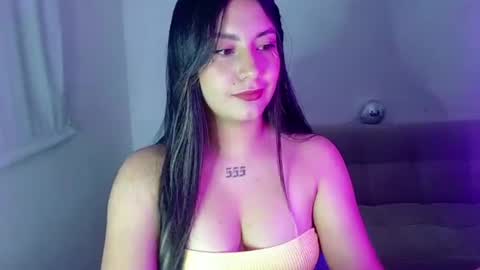 Snapshot of lia_14_ chatting on June 23, 11:36 pm Lia online show from June 23, 11:36 pm