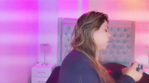Lia  online show from May 12, 3:03 am