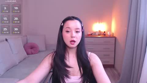 Snapshot of lia_hetty chatting on March 14, 11:04 am L I A online show from March 14, 11:04 am