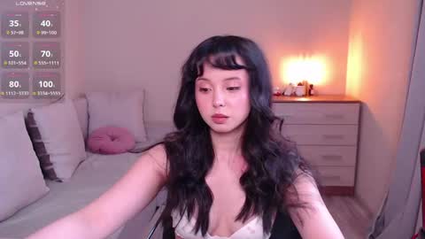 Snapshot of lia_hetty chatting on March 23, 1:26 pm L I A online show from March 23, 1:26 pm