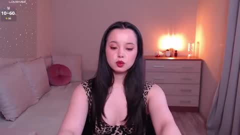 Snapshot of lia_hetty chatting on April 15, 3:41 pm L I A online show from April 15, 3:41 pm