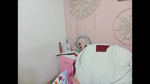 Lia online show from December 10, 11:00 am