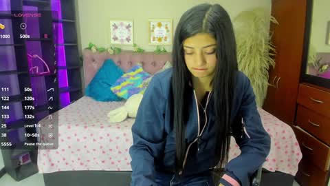 lia online show from January 7, 7:49 pm