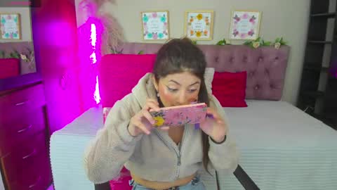 lia online show from September 27, 8:25 pm