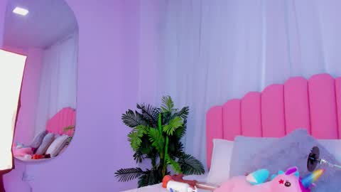 lia_queen18 online show from November 5, 11:10 am