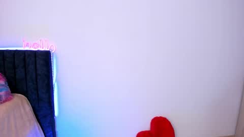 Little Queen Lia  online show from December 29, 10:14 pm