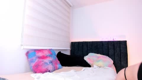 Little Queen Lia  online show from February 13, 9:38 pm