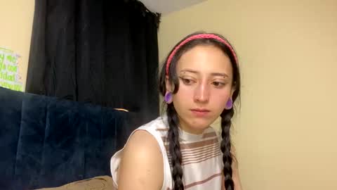 Little Queen Lia  online show from February 4, 12:38 am