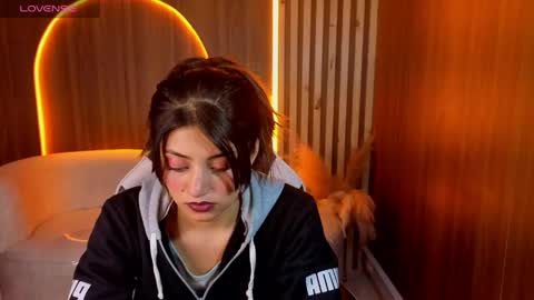 Snapshot of lia_queen_tx chatting on May 6, 2:40 am Online 1400 - 2100 online show from May 6, 2:40 am