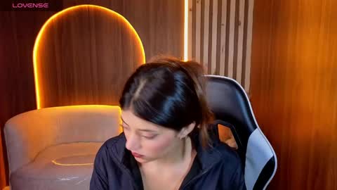 Snapshot of lia_queen_tx chatting on May 28, 3:15 am Online 1400 - 2100 online show from May 28, 3:15 am