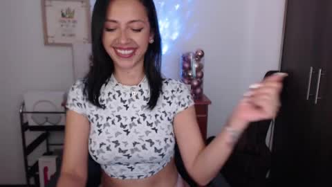 Snapshot of lia_smith87 chatting on December 20, 7:50 pm Laura online show from December 20, 7:50 pm