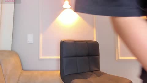 Snapshot of lia_walton__ chatting on December 12, 12:22 pm liz walton online show from December 12, 12:22 pm