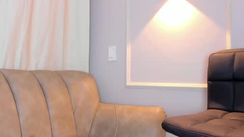 Snapshot of lia_walton__ chatting on September 11, 12:16 pm liz walton online show from September 11, 12:16 pm