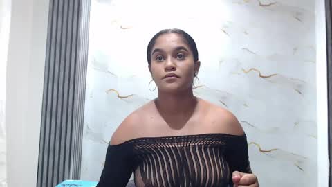 liaa_cams online show from June 7, 3:32 am