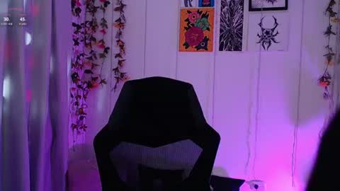 Snapshot of liaa_rodriguezz chatting on July 1, 8:52 pm Liaa online show from July 1, 8:52 pm