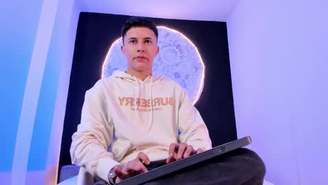 Liam Smith online show from October 25, 12:23 pm