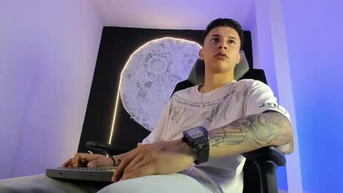 Liam Smith online show from November 3, 12:28 pm