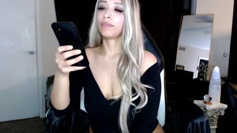 Lia Divina online show from March 12, 1:40 pm