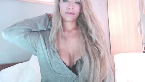 Lia Divina online show from December 1, 3:33 am