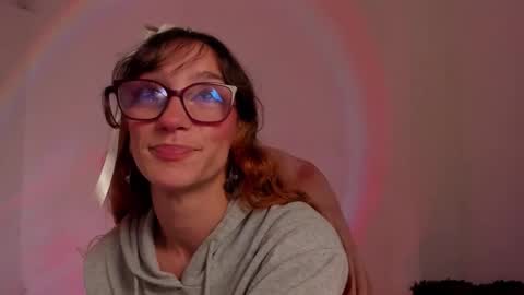 Snapshot of liahilton_ chatting on December 4, 10:02 am lh6 9c online show from December 4, 10:02 am