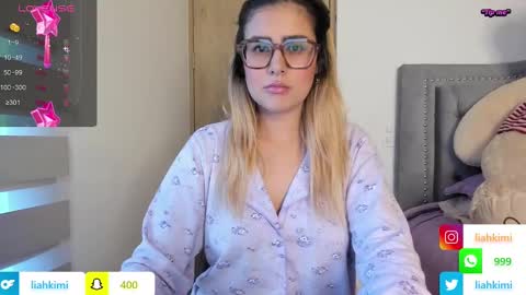 Lia  online show from December 4, 10:19 pm