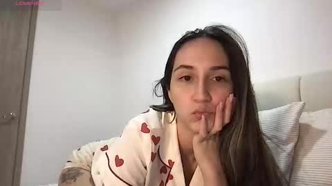 Snapshot of liahrommie chatting on February 5, 3:00 am Amy online show from February 5, 3:00 am