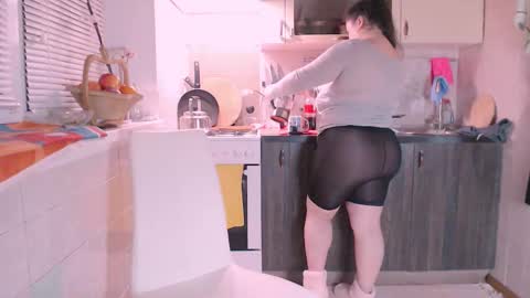 miss Lia  colection for travel online show from December 15, 11:42 pm