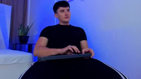 Snapshot of liam_conorr chatting on December 3, 12:27 pm liam_conorr online show from December 3, 12:27 pm