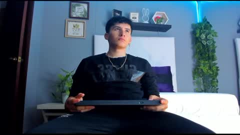 Snapshot of liam_conorr chatting on December 9, 12:19 pm liam_conorr online show from December 9, 12:19 pm