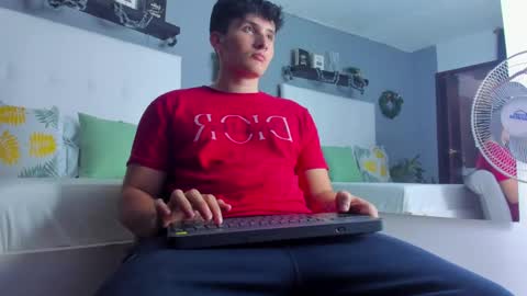 Snapshot of liam_conorr chatting on December 14, 5:14 pm liam_conorr online show from December 14, 5:14 pm