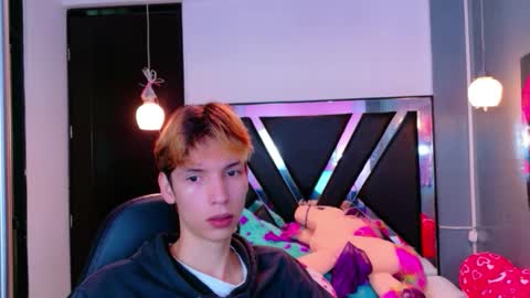 liam_green1 online show from February 14, 12:02 pm