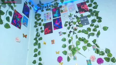 liam_honey18 online show from April 29, 5:30 pm