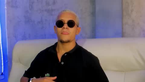 liam_knight online show from November 18, 2:39 am