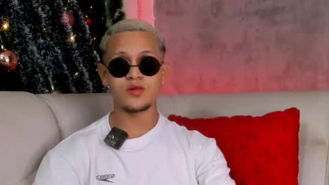 liam_knight online show from December 5, 2:31 am