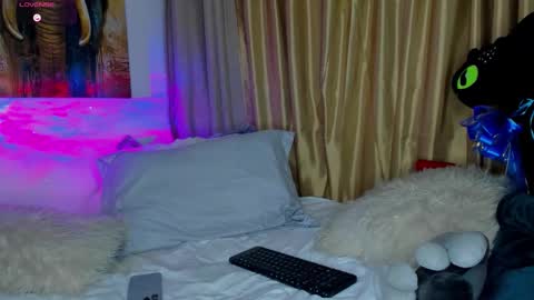 liam online show from November 18, 2:50 am