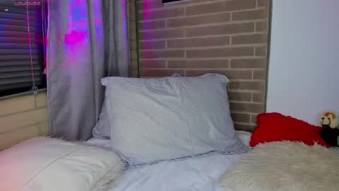 liam online show from April 13, 3:01 am