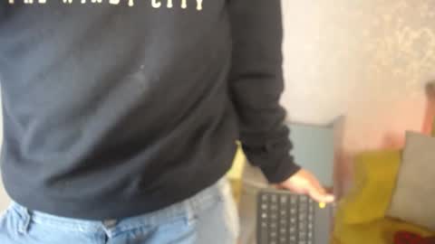 Snapshot of liam_sean chatting on February 28, 12:06 pm Liam online show from February 28, 12:06 pm