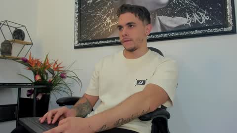 Liam online show from January 22, 1:11 pm