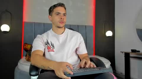 Liam online show from April 20, 6:53 pm