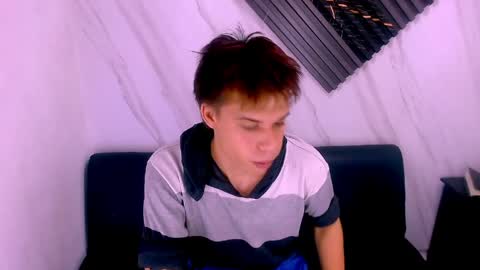 liam_york online show from April 8, 4:34 am