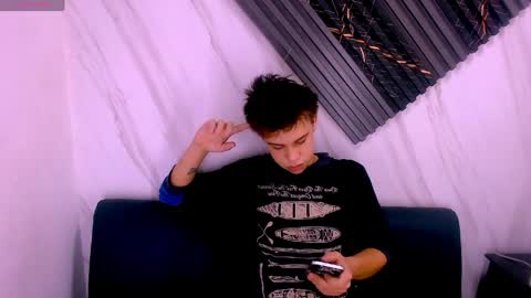 liam_york online show from April 12, 3:44 am