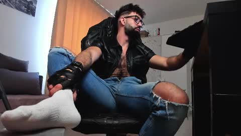 Liam online show from February 18, 7:04 am