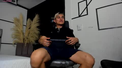 LiamDeep online show from April 6, 8:43 pm