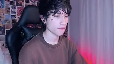 Snapshot of liamelf chatting on February 15, 6:12 am Liam online show from February 15, 6:12 am