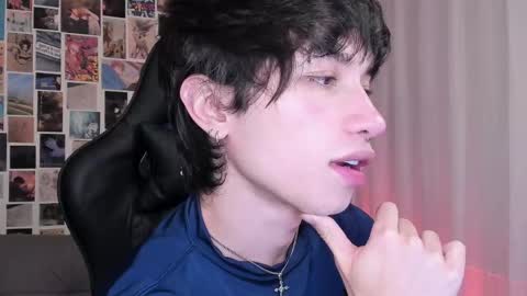 Snapshot of liamelf chatting on March 11, 4:21 am Liam online show from March 11, 4:21 am